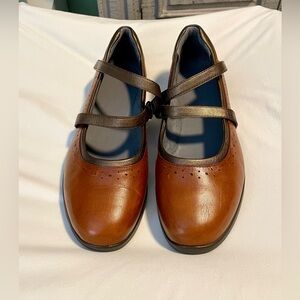 *EUC* ARAVON New Balance Mary Jane Loafers - Women's Size 11D - Brown Leather